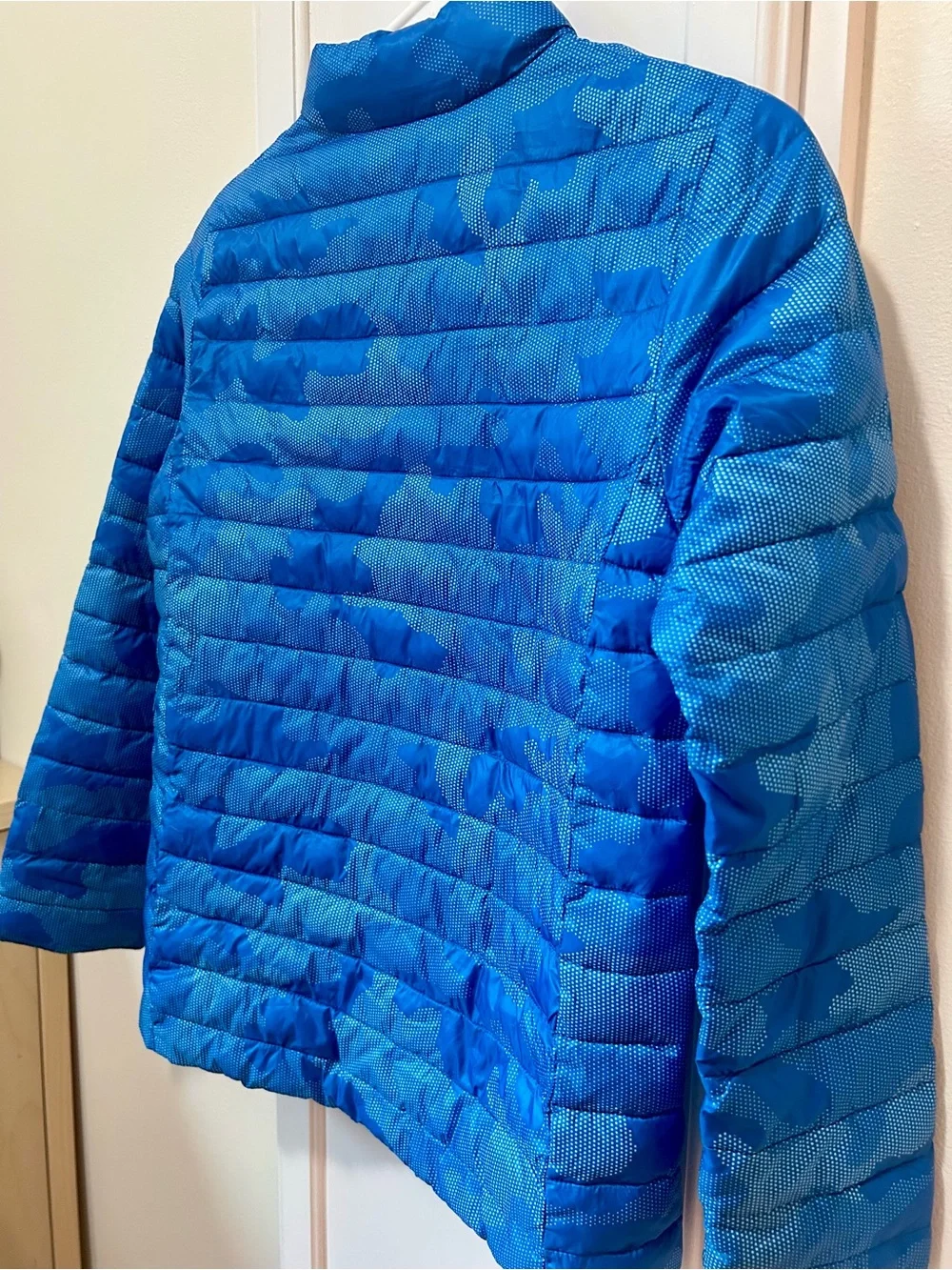 NWOT Lands’ End Boys Packable Puffer Jacket Blue Camo Medium 10-12